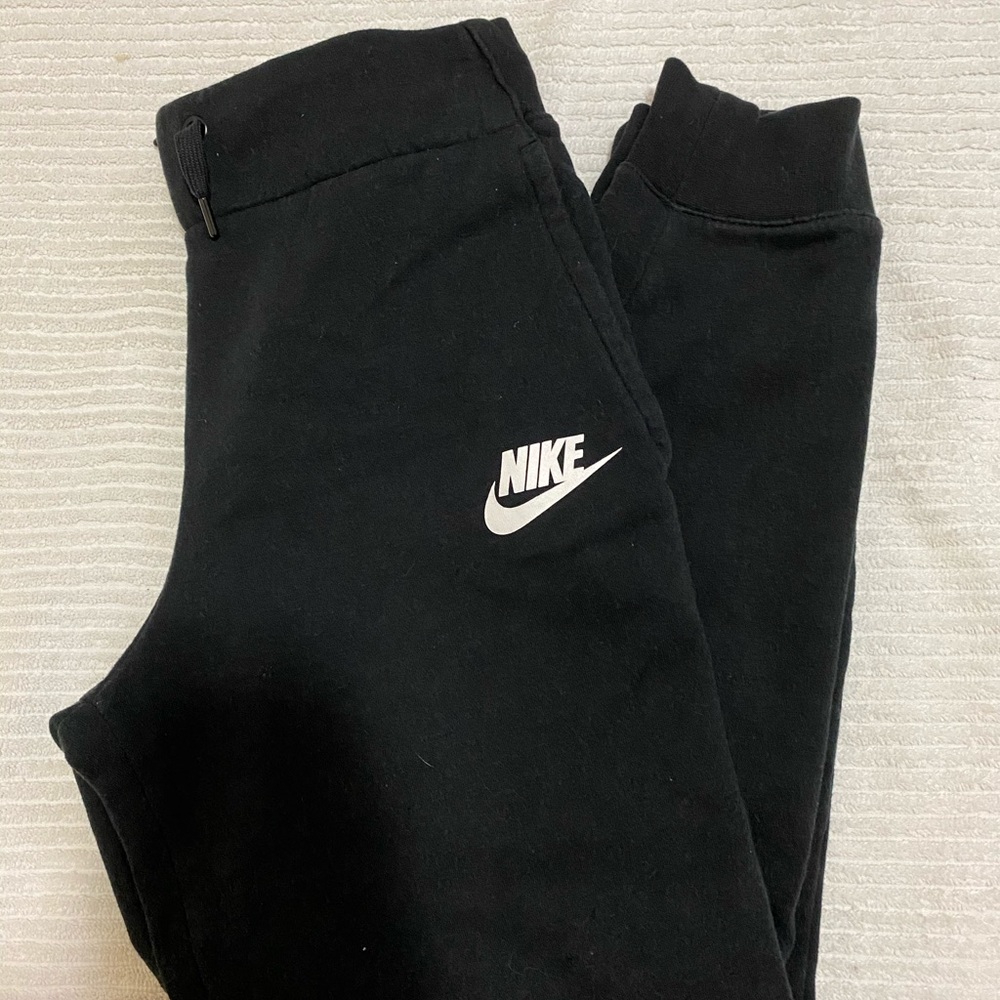 Nike sweats very comfy and very good condition - Picture 2 of 3